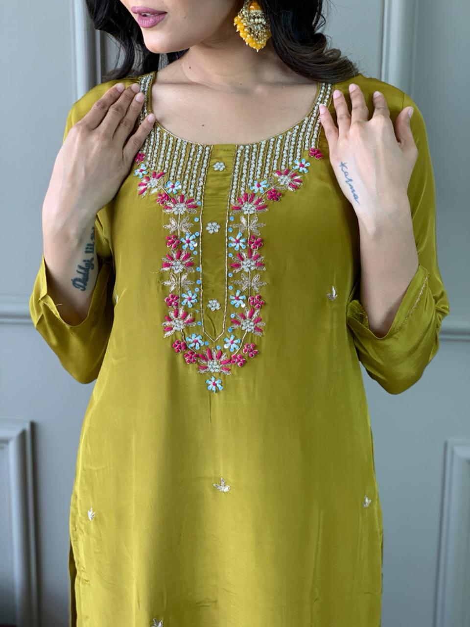 WOMEN FLARED KURTA SET