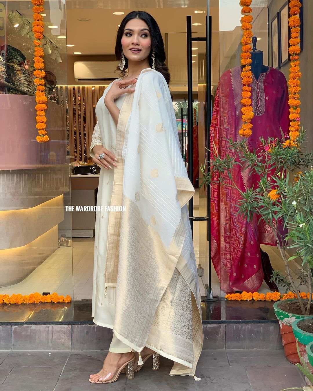 WOMEN STRAIGHT KURTA SET