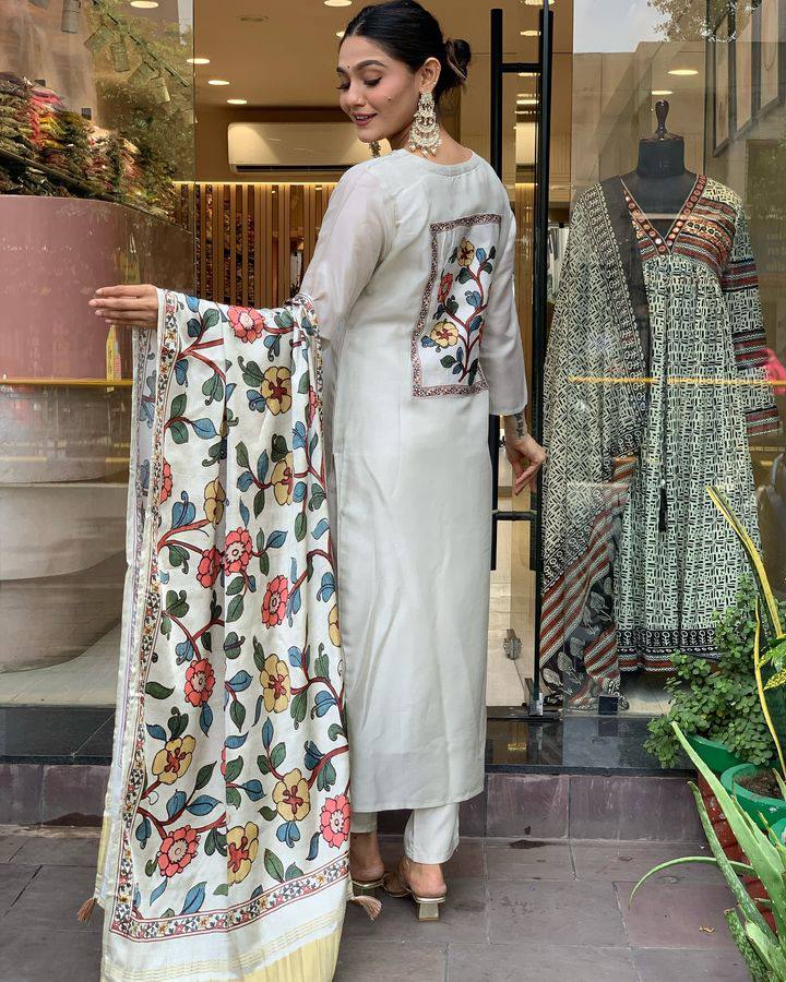 WOMEN ANGRAKHA KURTA SET