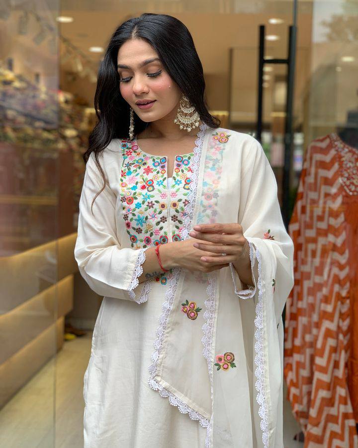 WOMEN MIRROR WORK KURTA SET
