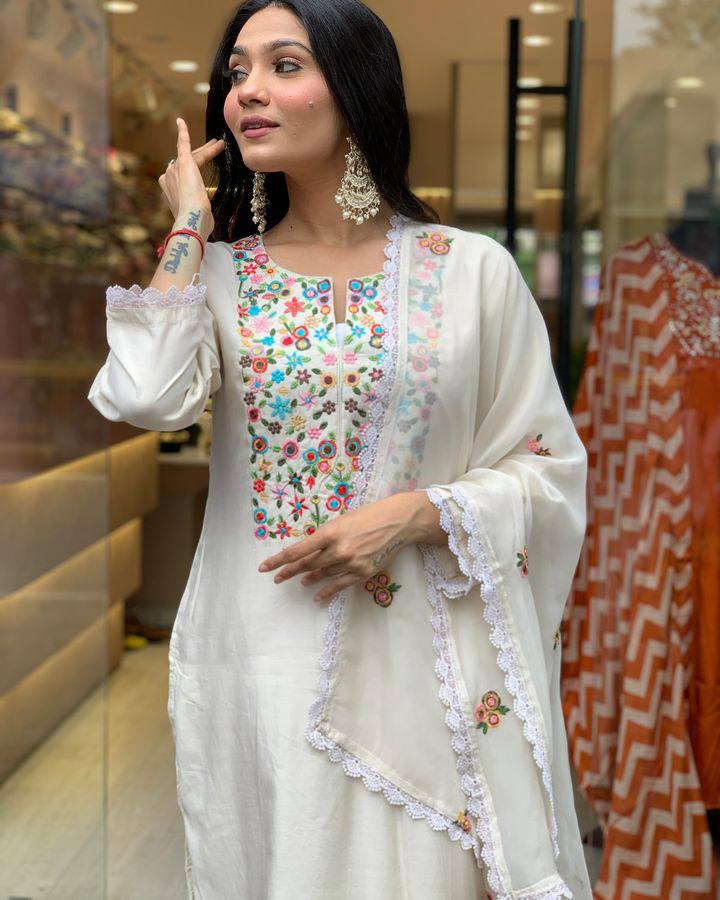WOMEN MIRROR WORK KURTA SET