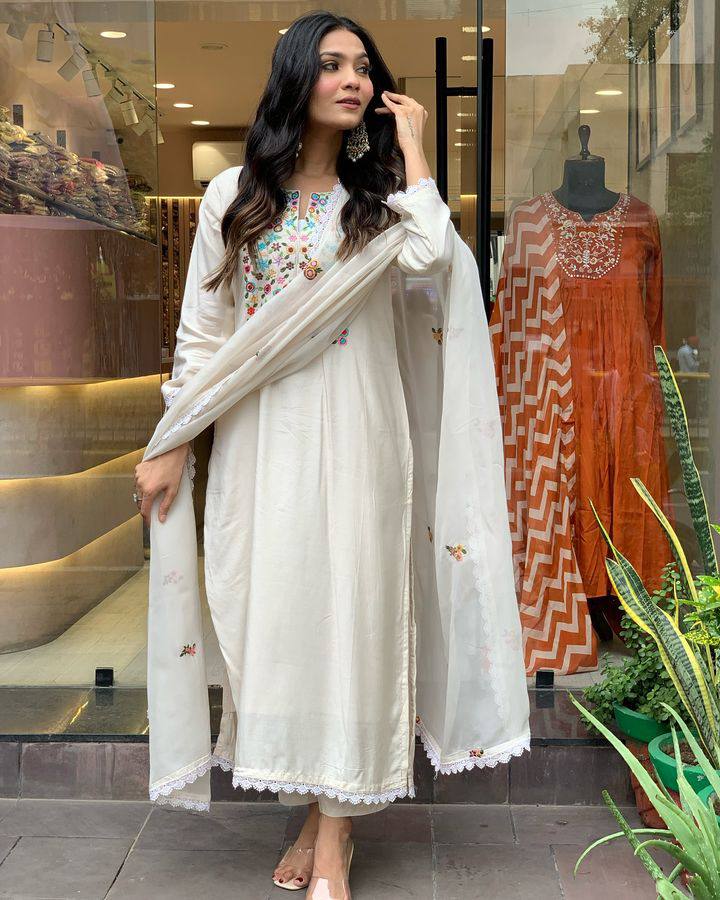 WOMEN MIRROR WORK KURTA SET