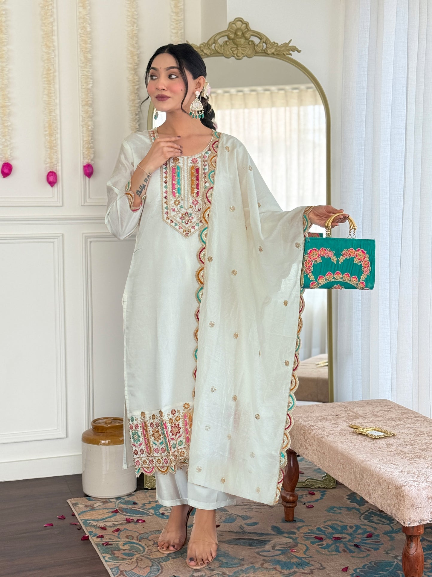 WOMEN EMBROIDERED STRAIGHT KURTA SET