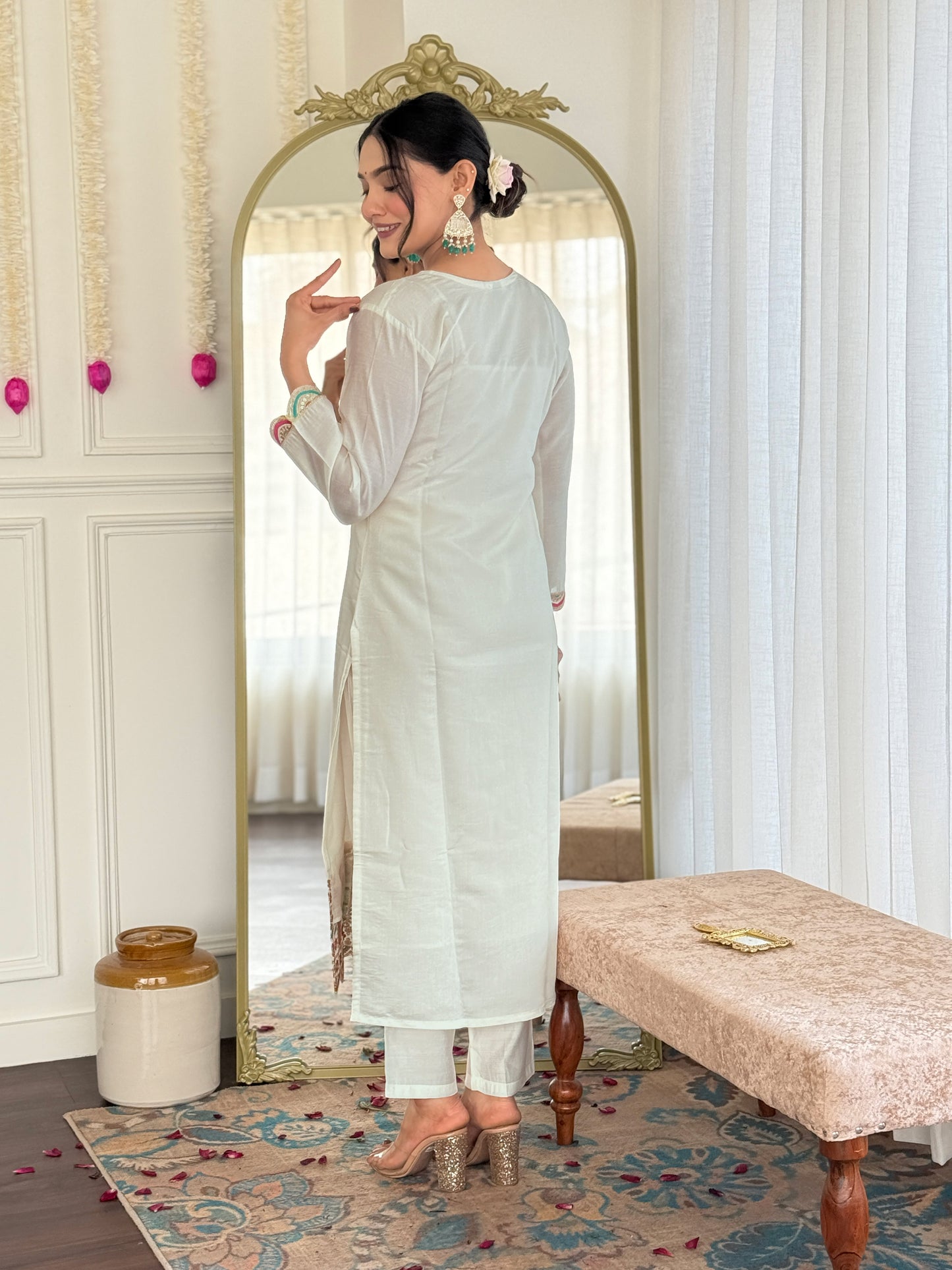 WOMEN EMBROIDERED STRAIGHT KURTA SET