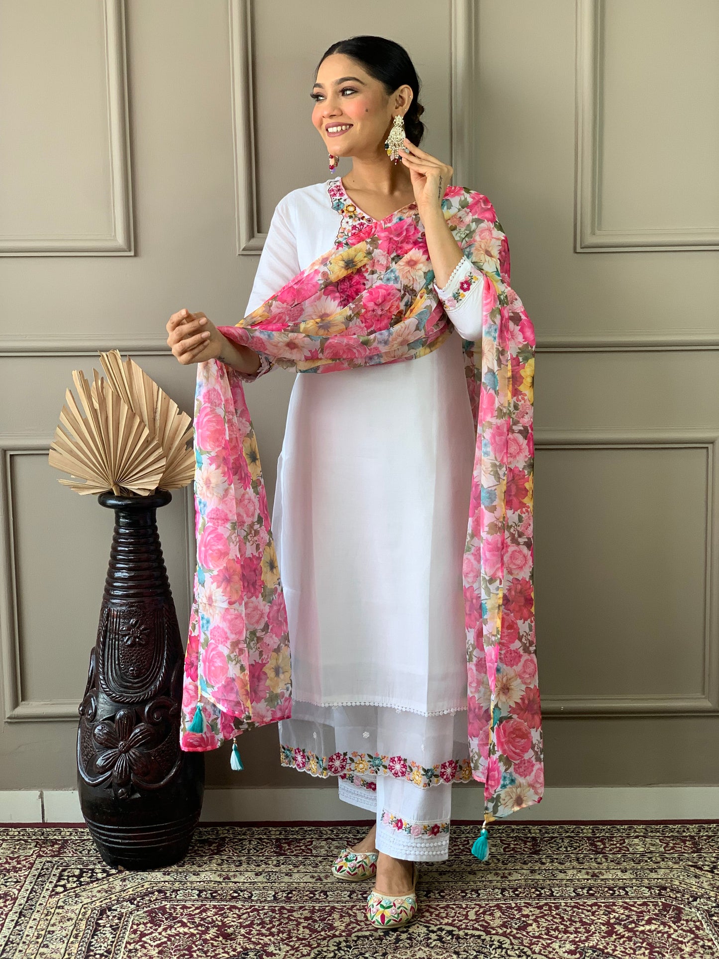 WOMEN EMBROIDERED KURTA SET