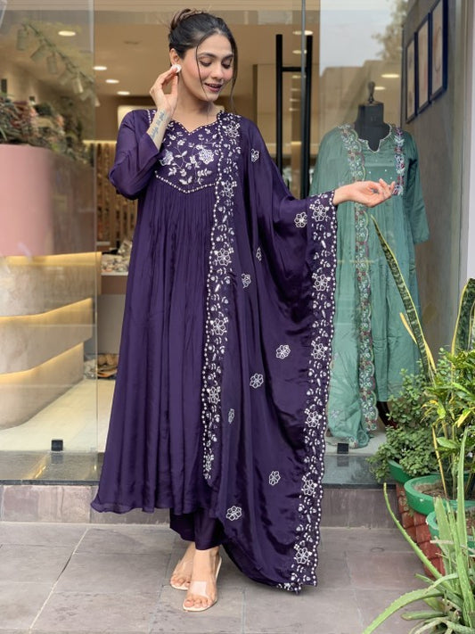 WOMEN ANARKALI THREAD WORK STRAIGHT KURTA SET