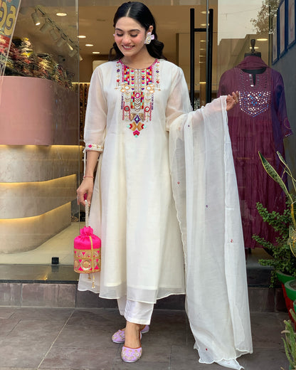 WOMEN ETHNIC KURTA SET