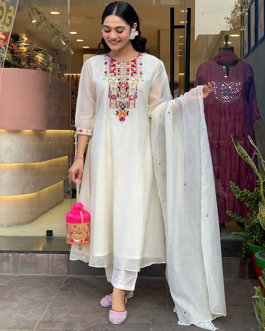 WOMEN ETHNIC KURTA SET