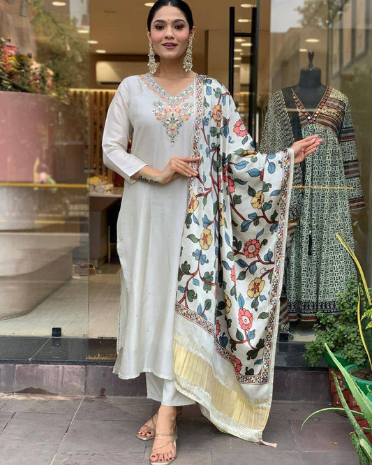 WOMEN ANGRAKHA KURTA SET
